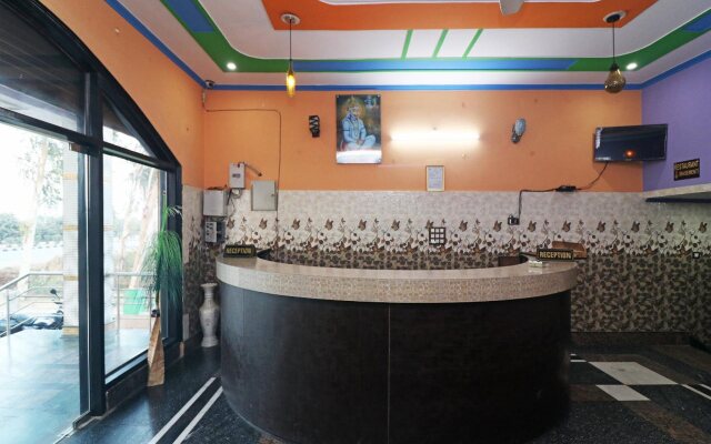 Tr Hotel By OYO Rooms