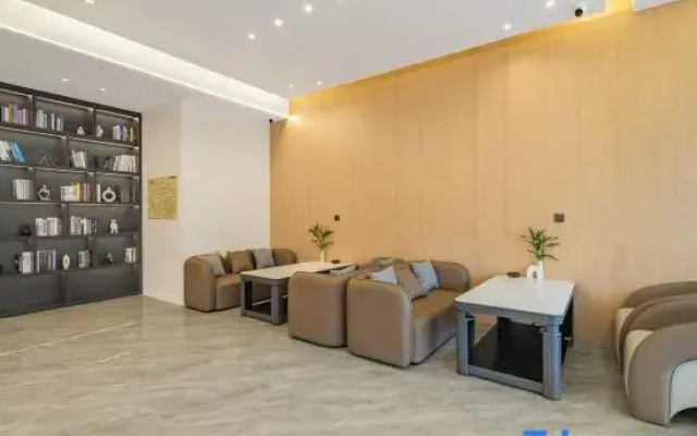 Xinduqiao Town Lanxi Holiday Hotel