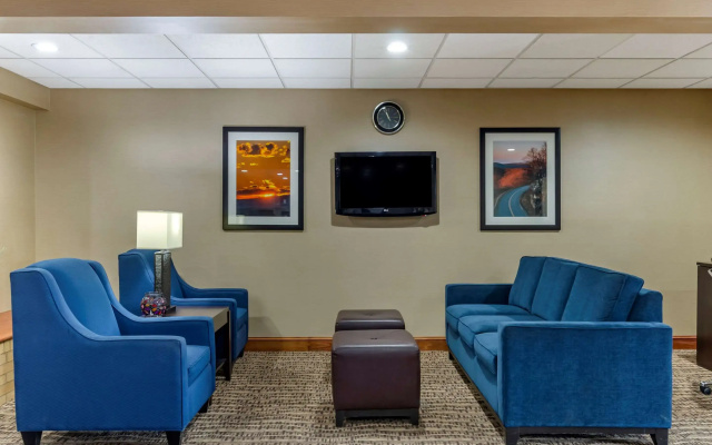 Spark by Hilton Waynesboro