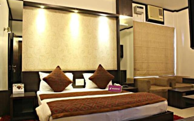 WudStay Premium Golf Course Road