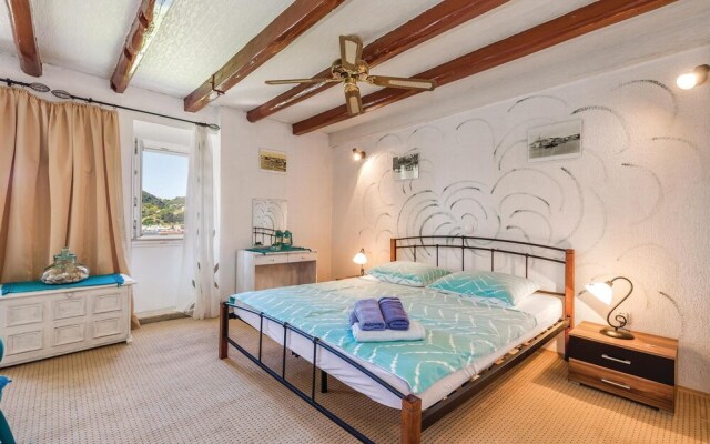 Amazing Home in Supetarska Draga With 3 Bedrooms and Wifi