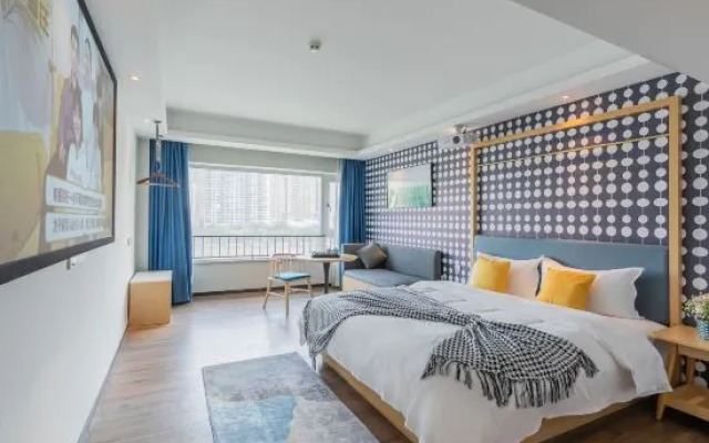 Guangzhou Sun Yat-sen University First Hospital Dongshankou Subway Yumi Boutique Apartment