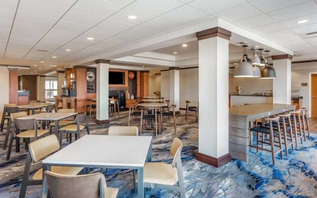 Fairfield Inn & Suites by Marriott Madison East