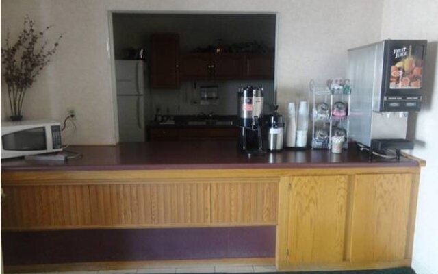 Super 7 Inn