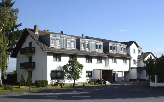 Zur Burgruine Frauenberg