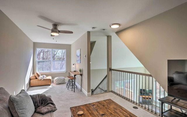 Charming Retreat w/ Mtn Views: Walkable Location!