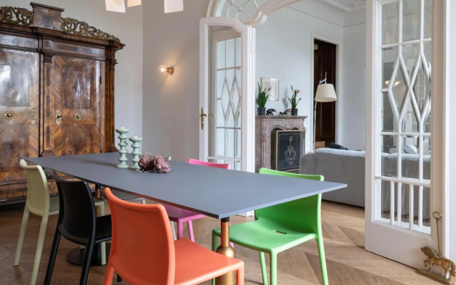 2200SQFT Luxury Apartment in City Center