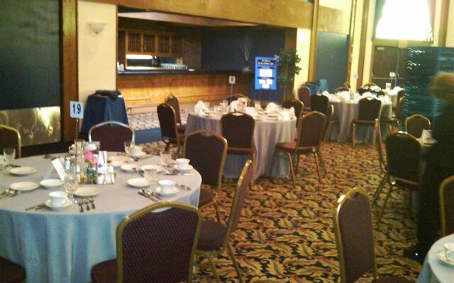 Hotel Carlisle-Embers Convention