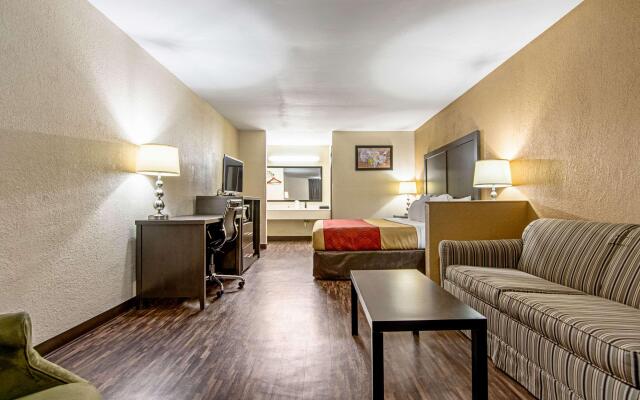 Econo Lodge Inn & Suites Matthews - Charlotte