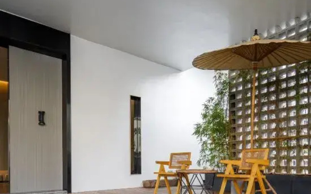 VanFeel Hotel