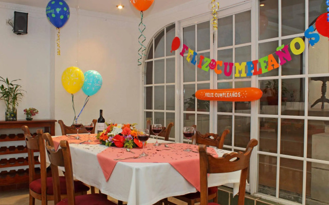 Hotel Plaza Versalles