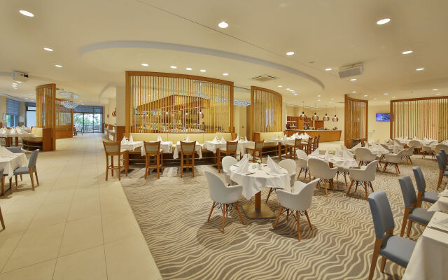 MARITIM Paradise Blue Hotel & Spa