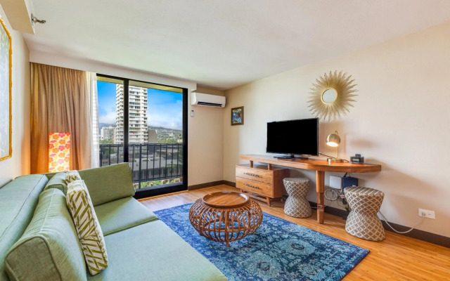 Castle Bamboo Waikīkī Hotel