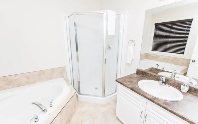 Fallsview Family Home