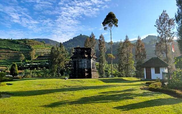 Akar Cemara Dieng Homestay Syariah by Luxury Degree