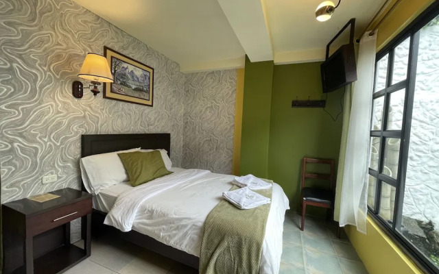 Hotel La Chimenea Casa De Piedad