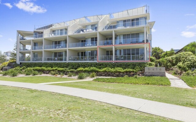 Bale Beach Front Resort Home Apartment 1128