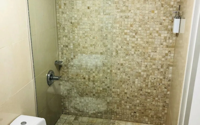 Isla Verde Beachfront Retreat With Parking
