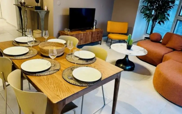 Gindi Tower APT - By Beach Apartments TLV
