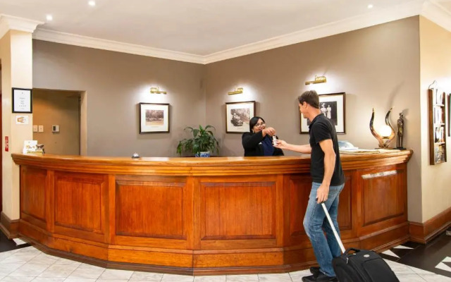 Queen’s Hotel by BON Hotels