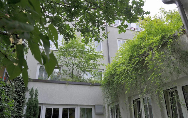 Garden Hotel