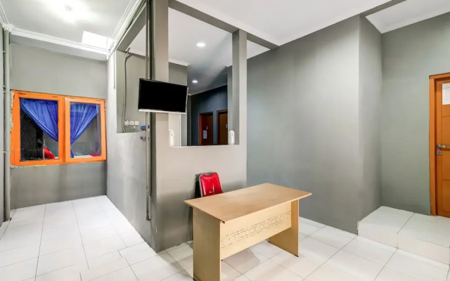 OYO Life 91239 Kost Rosandy House Yogyakarta