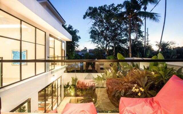 Stunning 6 BR Villa With Breathtaking Scenery