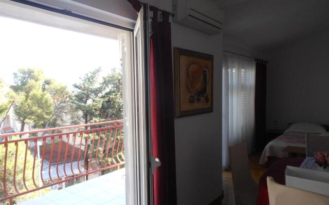 Superior studio BUBA near the beach