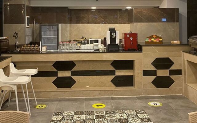 Miyas Luxury Hotel