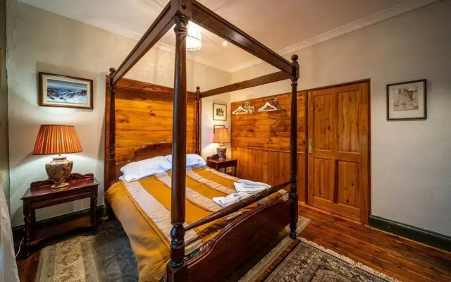 The Spotted Cow City Fringe Pet-friendly