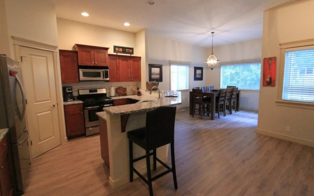 Gorgeous Meridian Home W/community Pool!