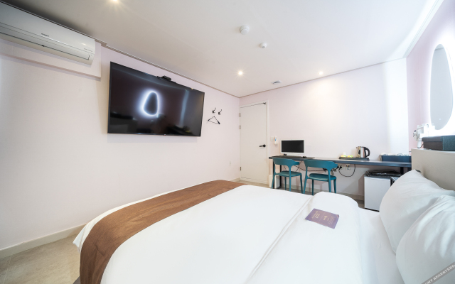 Uiwang Hotel Nine