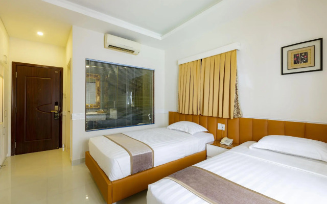 Fortune 1127 Central Hotel