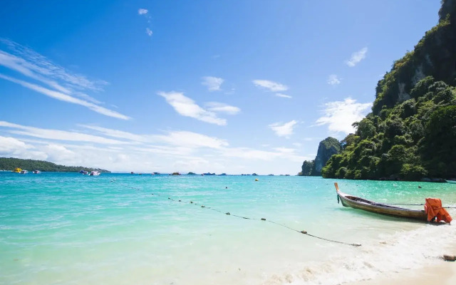 Phi Phi Nice Beach Hotel Hip