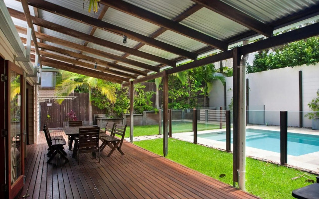 7 Depper Cosy Beach House in Central Sunshine Beach