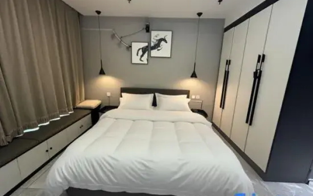 Juqi Light Luxury Homestay (Wanhao Century Plaza)
