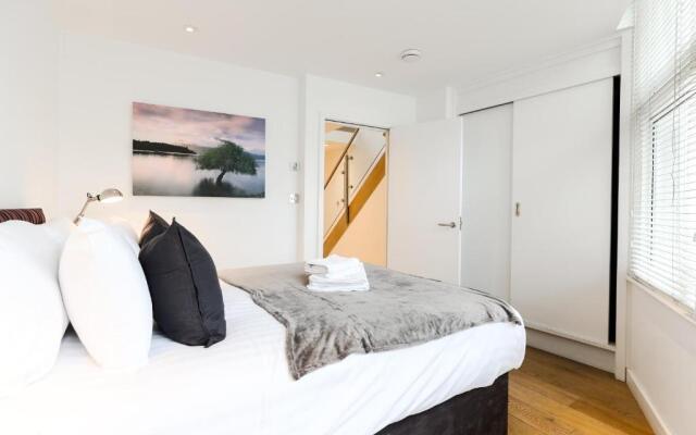 Trafalgar Square Apartments
