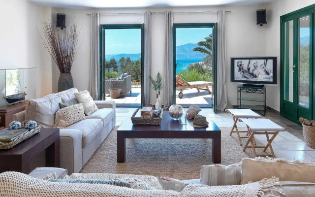 Luxury Beachfront Villa With Tennis Court