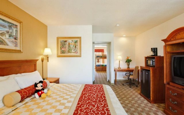 Cortona Inn & Suites Anaheim Resort