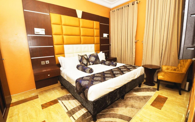Soprom Hotel & Suites