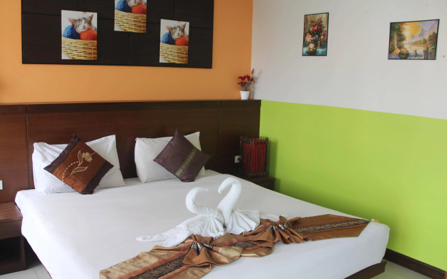 Green Harbor Patong Hotel