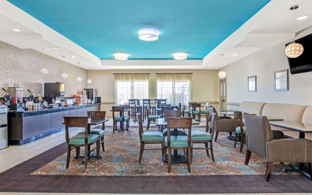 La Quinta Inn & Suites by Wyndham Corpus Christi Airport