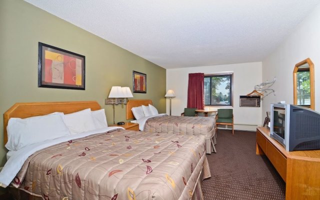 AmeriVu Inn and Suites - Hayward WI