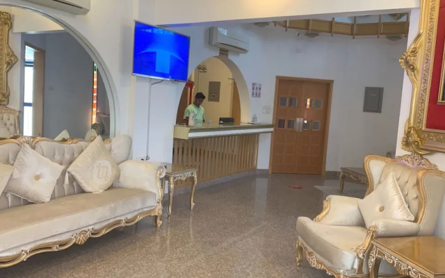 OYO 153 Qurum Heights Hotel