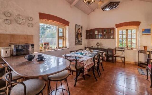 Retreat on Cloud 9 by Vista Rooms