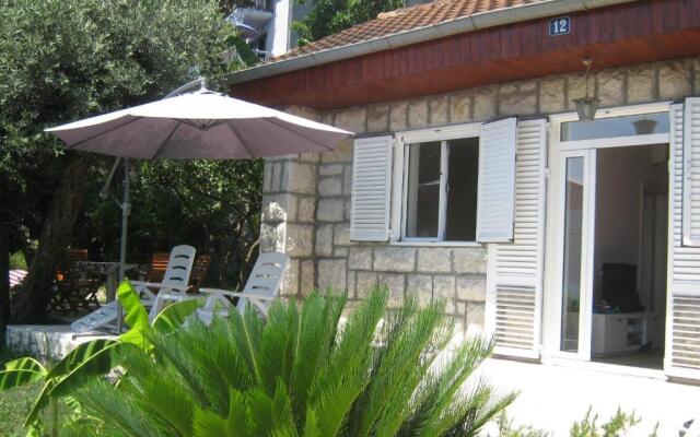 Zora Holiday Home