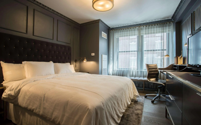 Hotel Phillips Kansas City Curio Collection by Hilton
