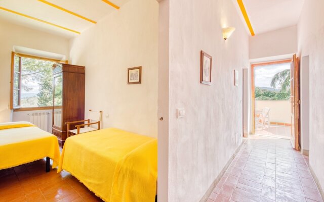 Montignano With Shared Pool