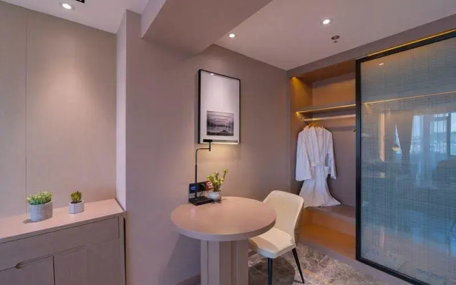 GreenTree Eastern Dali Railway Station Hotel