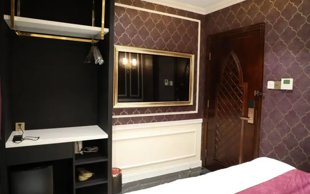 Enjoy Hotel 7